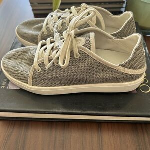 Olukai - Brand New Women's Knit Lace-Up Sneakers in Gray